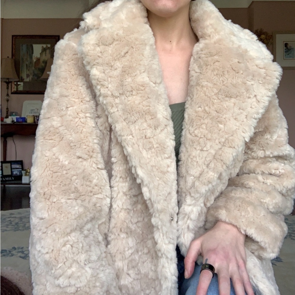 H&M Oversized Plush Cream Beige Faux Fur Coat
